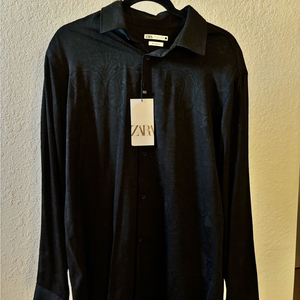 Zara Men's Elegant Black Button Down Shirt
